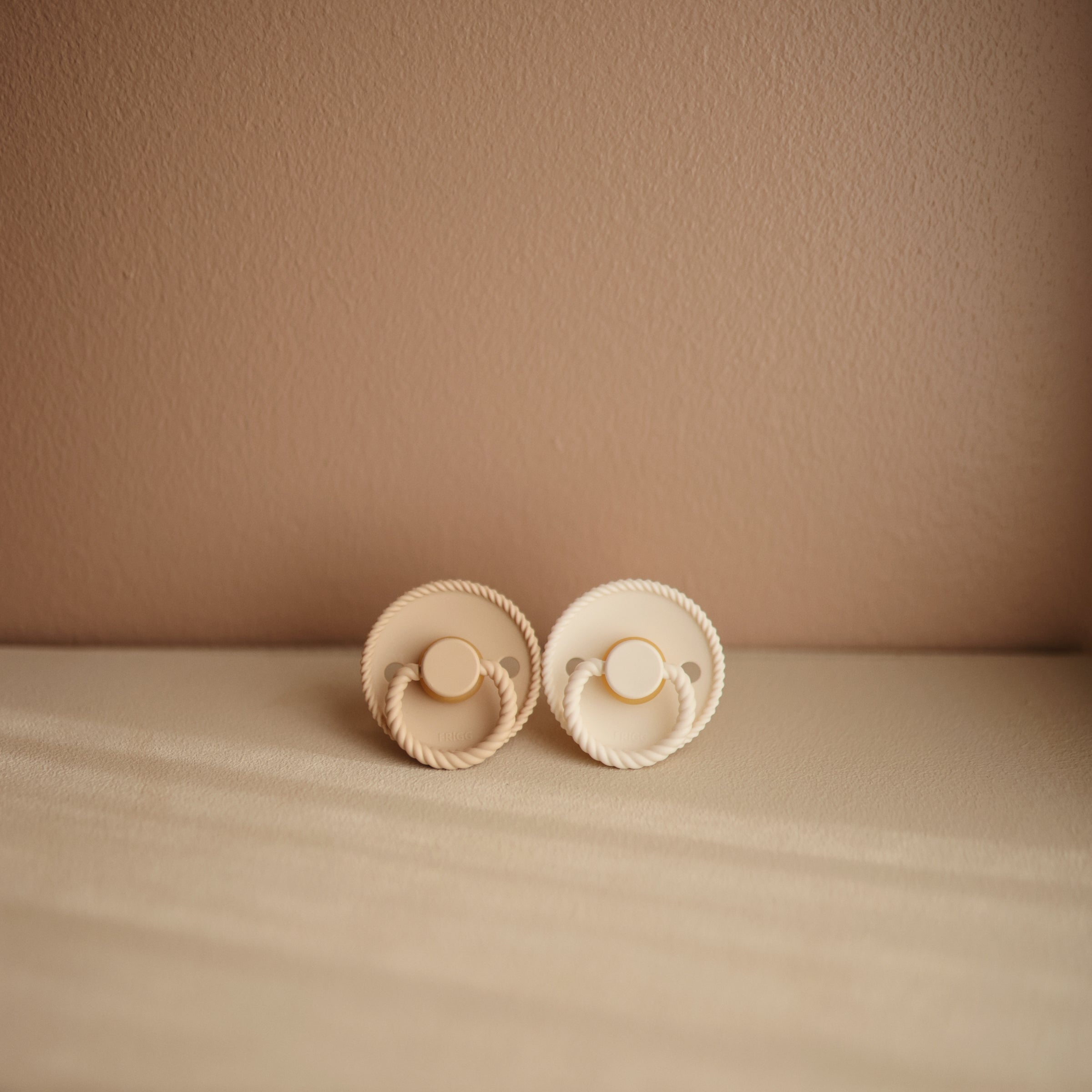 Image of FRIGG Rope Natural Rubber Pacifier 2-Pack